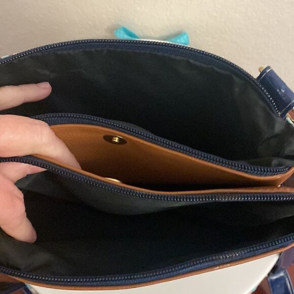 🌺💎A RARE CROSSBODY BAG!!   - Picture 7 of 7